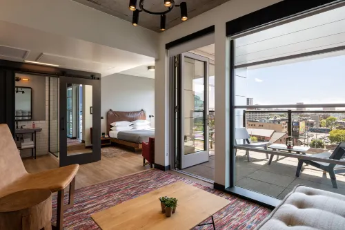 Moxy Minneapolis Downtown - Barer
