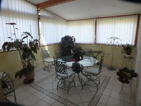 Maison Calme, au Cœur D'une Campagne Verdoyante