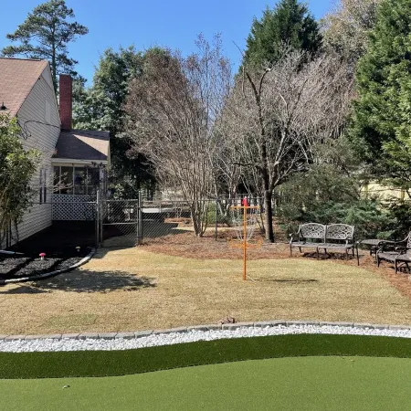 Green Acres - Putting Green, King Bed, Close to Downtown