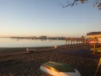 2-Bdrm, Parking, Fire Place, Outdoor Space, Close to everything. 프로빈스타운 호텔