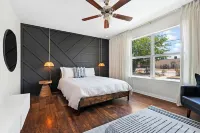 Downtown Georgetown Retreat for the family or entertaining. Pet-Friendly!