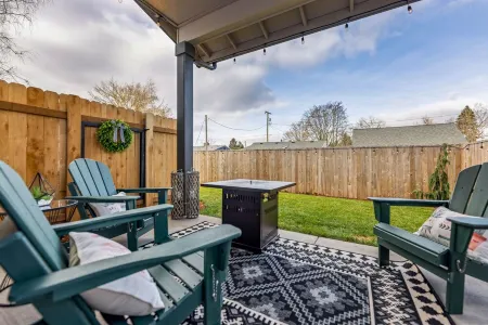 Newly Built! 3 Bedroom near Downtown Vancouver Отели рядом с достопримечательностью «Interstate Bridge»