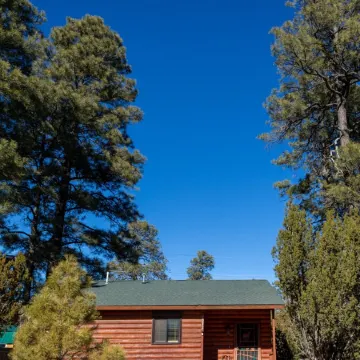 A Cozy Cabin in the White Mountains