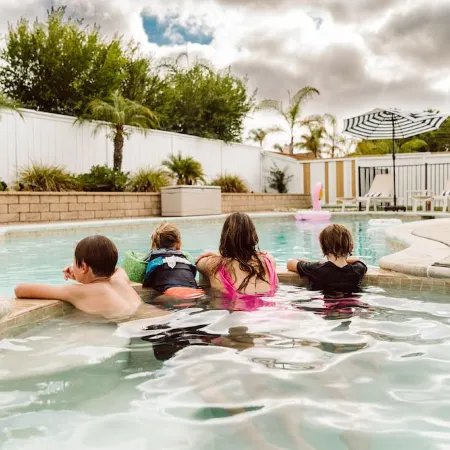 Your private oasis with heated pool and garden in Oceanside!