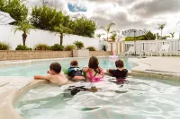 Your private oasis with heated pool and garden in Oceanside!