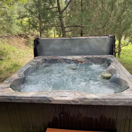 Whispering Pines Cabin with Hot Tub in Ruidoso
