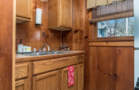 Cozy Cabin at Rockaway Rentals near Branson