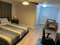 VeryPrivateHouse in Riverside,3Bedrooms& 2 1/2 Bathroom House w/Pool & Big Patio