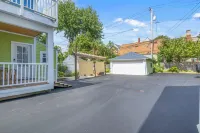 Luxury 2 Bedroom 1.5 Bath Town Home/ Walk to Elmwood/ Garage/ EV Charger/ AC