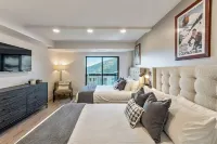 Newly Remodeled with new furnishings at the base of Park City Mountain Resort.