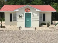 The Blue Crab at Riverwalk Cottages Unit 202B Hotels in Carrabelle