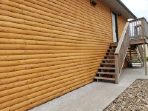 2 bdrm, 3 beds. Quiet Retreat. Fenced in Unit, pet friendly! Hotels in Brule County