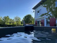 Luxurious vacation home directly on the Ems-Jade Canal Sauna, hot tub, whirlpool, fireplace - พร้อมWifi