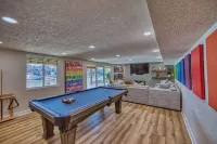 Modern Mid-Century Vacay Home