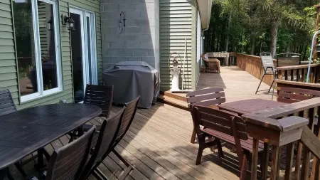 Private 3Bd3.5Ba w/ Lake View, Pool, Hot Tub, Fast Wi-Fi 🐶