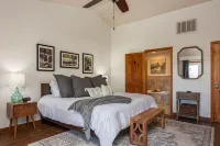 Breathtaking Mountain Views minutes from Brevard w/ new Artesian Hot Tub