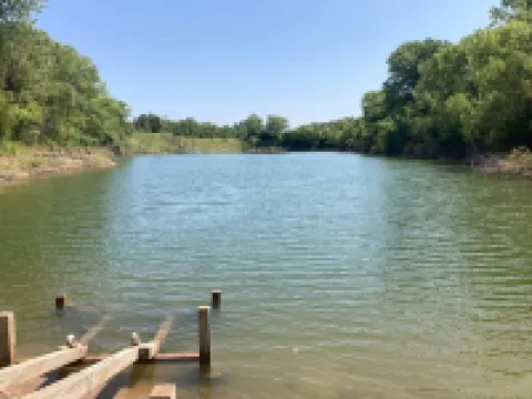 Iron Horse Lakes - remote getaway near Wichita, Newton and Hutchinson, KS 哈維縣酒店