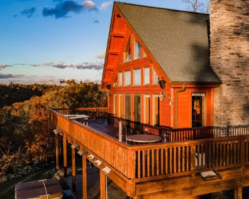River View Lodge, Sunset Views over Mississippi River w/ Hot Tub Hotels in Freeman