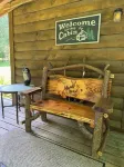 Peaceful & Serene  🦌 Cozy Hillside Cabin  ☀️ Koi Pond 🐸 Pet Friendly 🐕
