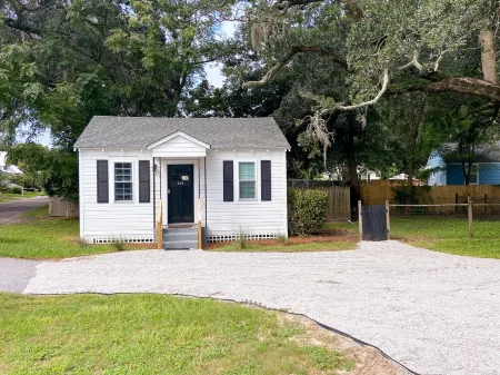 Cheerful tiny home by the Bay