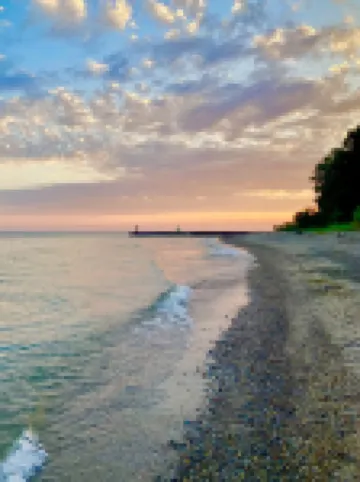 Lake Cottage with Private Community Beach