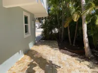 Large Full Duplex with Pool / Hot tub Pet Friendly  581- 591 10th Street