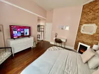 Cozy Victorian in the Center of downtown Morganton (Dog Friendly