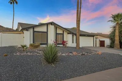 The Wren 3 BD luxury retreat w. free heated pool Hotels in Ahwatukee Foothills