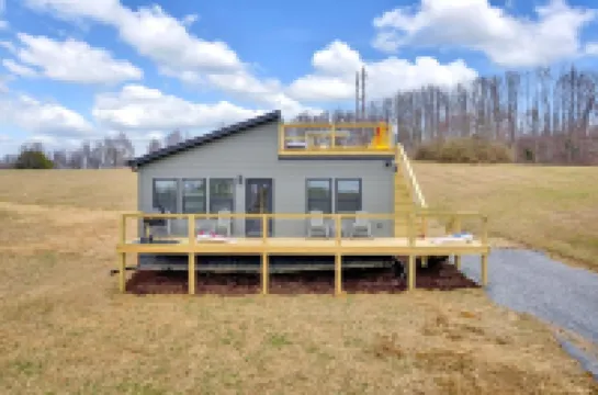 Bungalow /Hot tub /ping pong /Putt putt /corn hole /Jenga /connect 4/Checkers