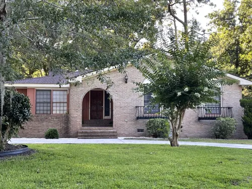 Relaxing Mediterranean style home w/hot tub, 2 golf carts, private beach access - Private Pools
