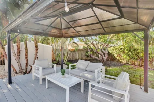 Resort Villa 6BR Heated Pool Beach Volleyball Game Room Mini Golf