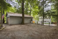 Cozy ADK Lake House - Private Dock, Firepit, close to Old Forge! 해밀턴 대학 주변 호텔