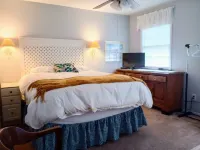 Local Events House on Lake near HPU, High Point Markets, NC Hospitals