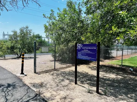 Quiet desert getaway with beautiful views and heated pool, pet-friendly Отели рядом с достопримечательностью «Tucson Clay Co-Op»