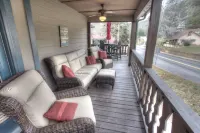 Downtown Condo - Only Condo Facing Main Street - 4-Star