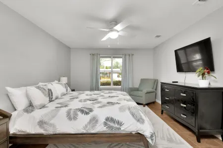 No extra Fees for your dogs....Relaxing Family Getaway 🐕-3mi to Beach Отели в г. Наварр