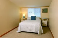 Village Penthouse—, Half-Block to Park. Rate Reduced for Early Departure