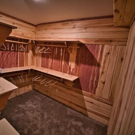COZY Cabin for Couple Getaways-4 min to Hot Springs-Central to Utah's Mighty 5