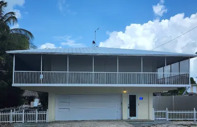 Islamorada Key Waterfront House w/ Private Boat Dock Hotel in zona Plantation Key