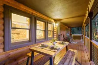 Beautiful, luxurious Evergreen cabin nestled in the mountains w/ great views!