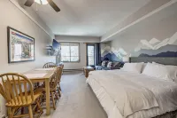 The ultimate ski studio at Keystone!  Upgraded with a premium king size bed. Hotels in Mountain House
