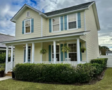 Coastal Charm - Bluffton Retreat Hotels in Bluffton