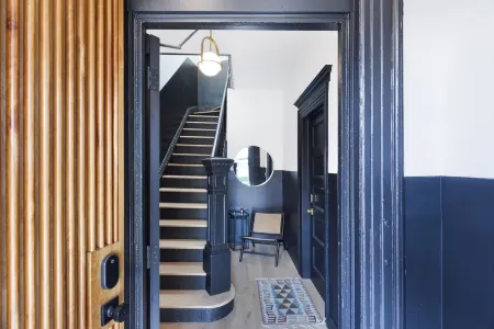 NYC in Mins-JerseyCity Retreat Near Path w/Parking the Blue Отели рядом со станцией Железнодорожная станция Grove Street