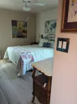 Eldorado Private 2-bedroom space with WiFi.  Private entrance, bath and yard.