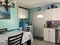 2/1 Vero Beach Getaway Hotel a West Vero Corridor