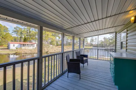 Private Waterfront Retreat with Breathtaking Views. Pet-friendly!