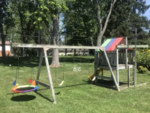 Executive Brown Deer Home with 4 Bedrooms 6 Beds 2.5 Baths Big Screen Media Room Hotels in Brown Deer