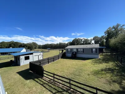 Picturesque Ocala horse farm close to WEC, HITS, Rainbow Springs and diving Hotel in zona World Equestrian Center