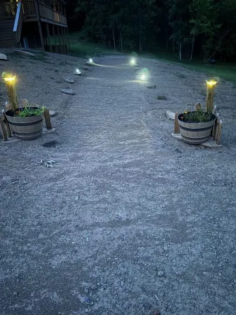 Spacious family friendly 4-BR property with AC, Fireplace and WiFi in Sutton, WV Отели в г. Брэкстон