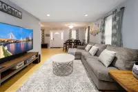 Pleasantly comfortable suburban home for up to 8 Hotel a Braintree
